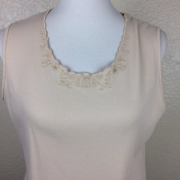Reference Point Women's Tan Sleeveless Scalloped Neckline top Sz L - Picture 3 of 7